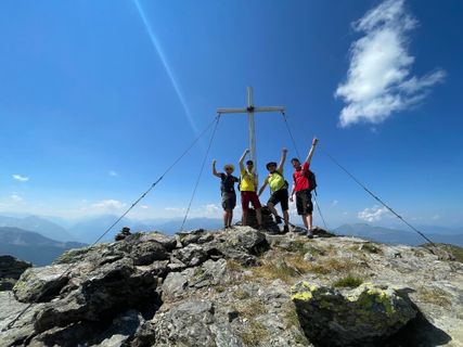 Fotografija s spletne strani RoTh-EF na poti