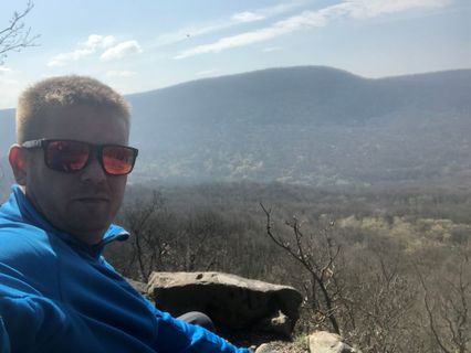 Zdjęcie z Gergő Pavlik wzdłuż trasy