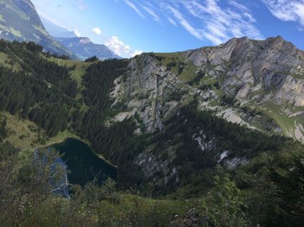 Photo de Monique Meyer le long du parcours