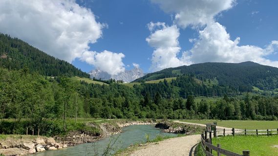 Fotografija s spletne strani Hans Peter Kuen na poti