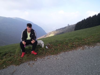 Zdjęcie z Ugo Rocca wzdłuż trasy