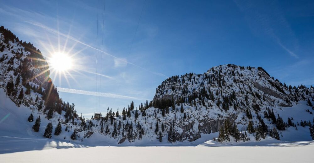 Winter hiking at Stockhorn