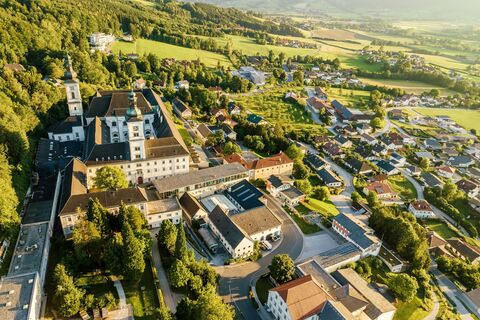 Zisterzienser Stift Schlierbach - Stiftsführungen und mehr