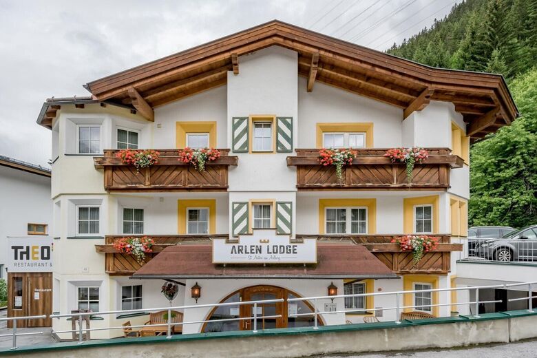 Arlen Lodge Hotel