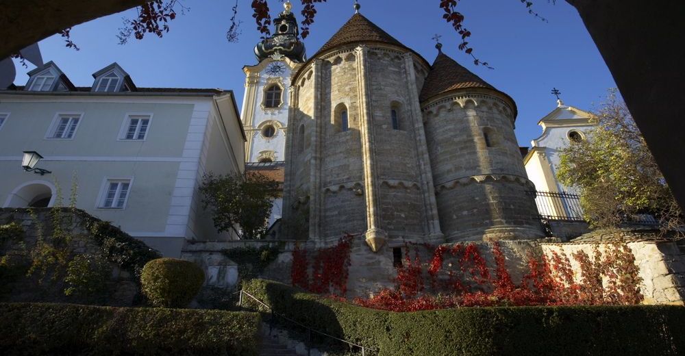 BERGFEX-Sehenswürdigkeiten - Kirche Und Karner Hartberg - Oststeiermark ...