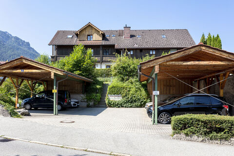Aussenansicht Gästehaus Höfler mit Carport