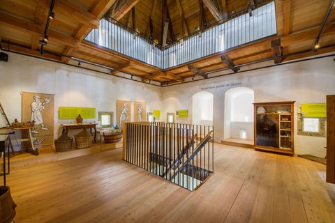 Ausstellung „Stationen einer kleinen Stadt“