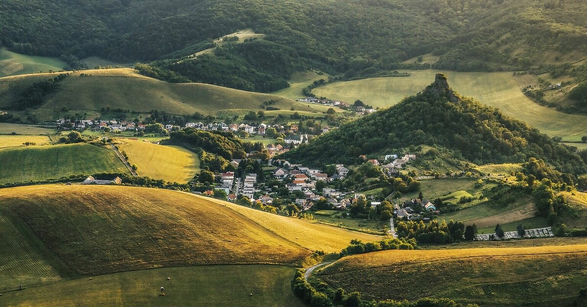 Hrad Hajnáčka BERGFEX Fernradweg Tour Neusohler