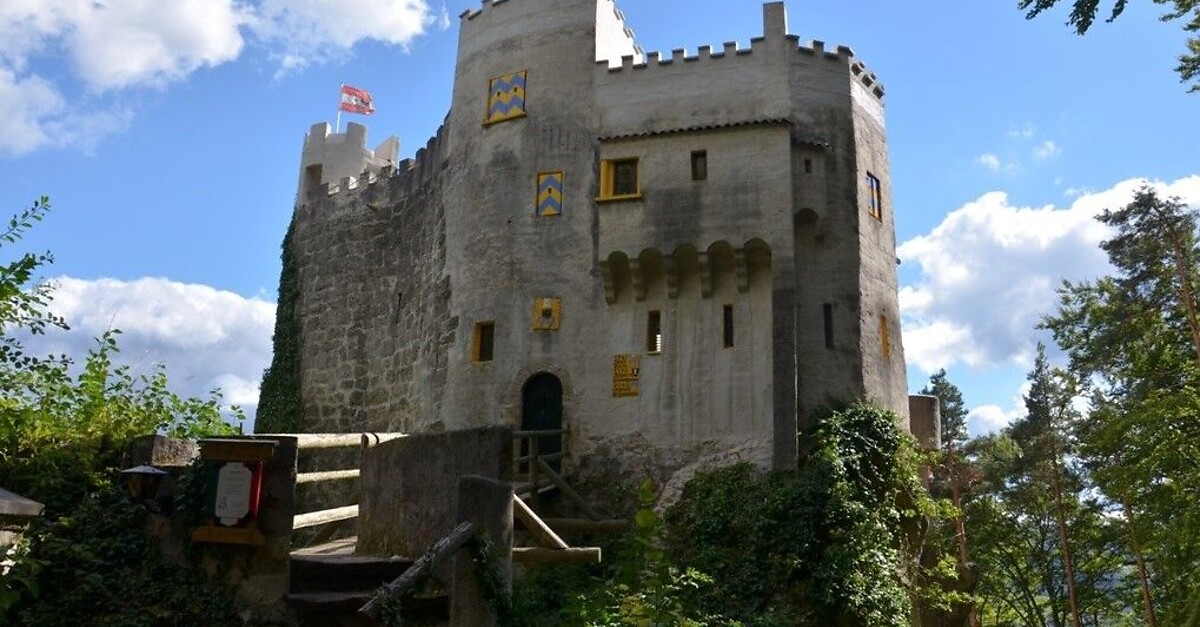 BERGFEX-Sehenswürdigkeiten - Burg Grimmenstein - Grimmenstein ...