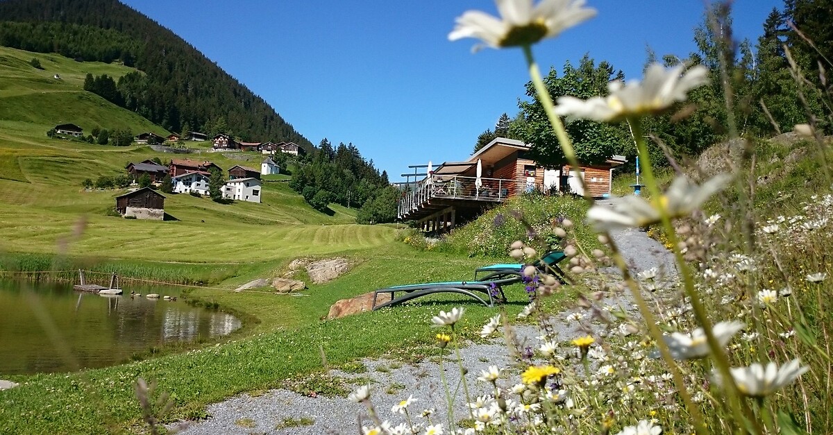 Mit Kinderwagen Dorfrunde Sedrun BERGFEX Wanderung Tour Graubünden