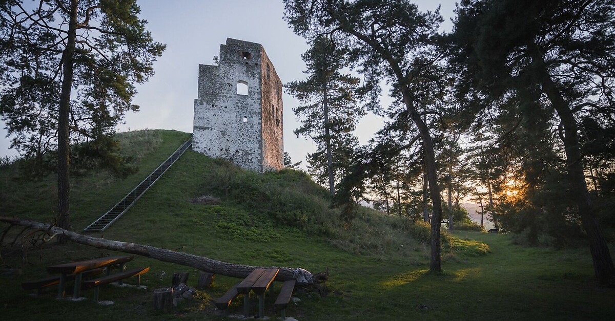 Stredné Slovensko hrad Dobrá Niva BERGFEX Wanderung Tour