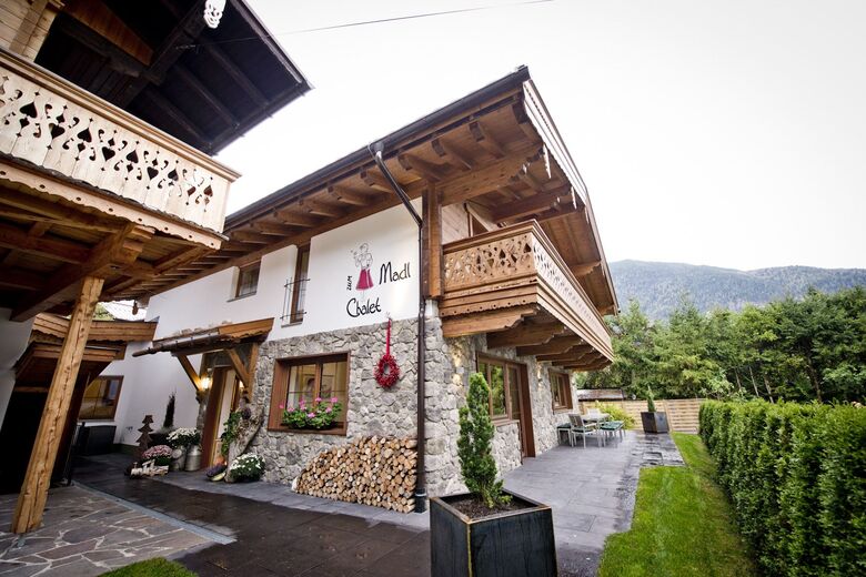 Zum Tiroler Bua & Chalet zum Madl