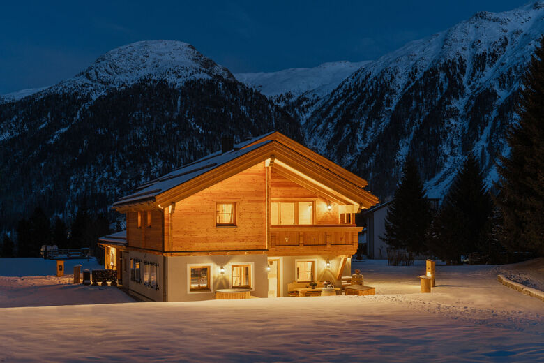 Engadin Chalet - Private Retreat & Appartment Val Bever - St. Moritz
