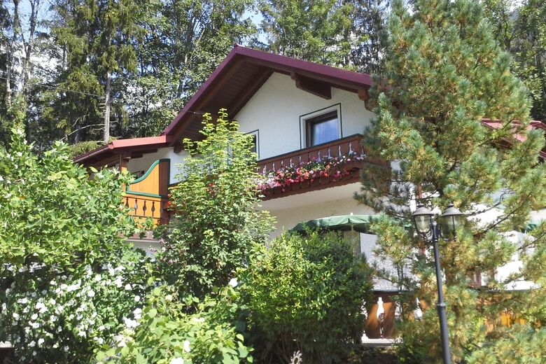Ferienwohnungen Waldhaus