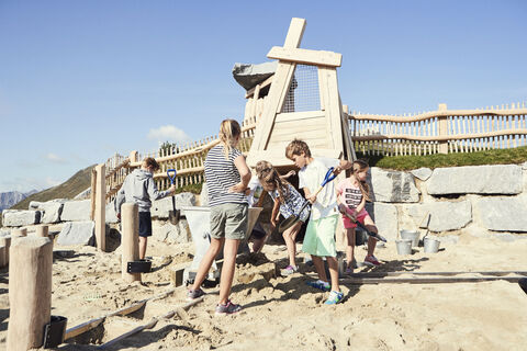 Children's Mine and The golden man Trail.