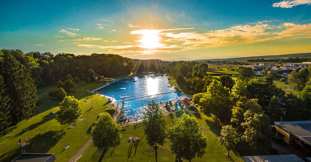 BERGFEX-Sehenswürdigkeiten - Freibad Fürstenfeld - Österreich größtes ...