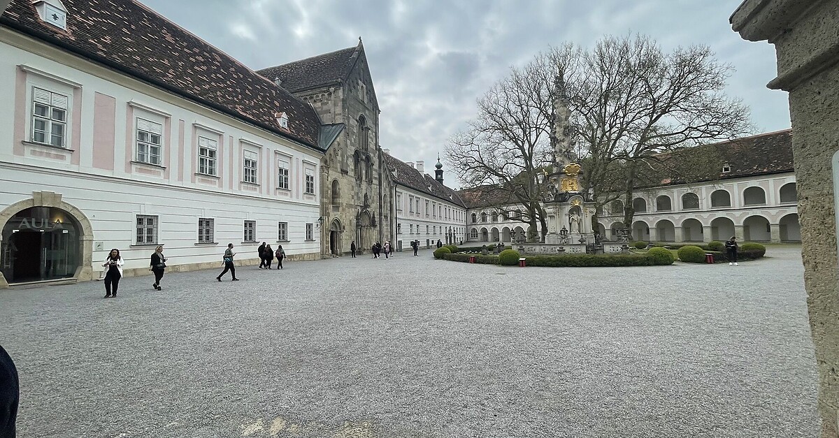 Heiligenkreuz, Niederösterreich/Österreich BERGFEX Wanderung Tour