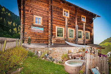 Homebase Tirol Mountain Lodge & Hostel
