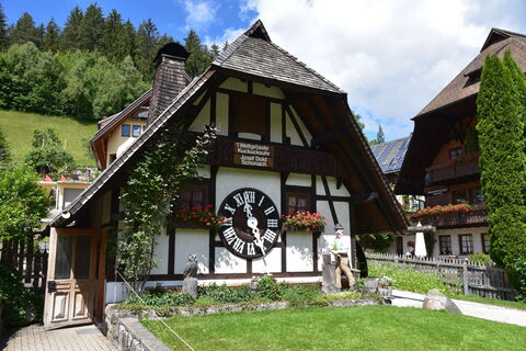 1. Weltgrößte Kuckucksuhr