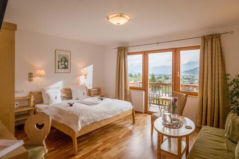 Ferienwohnung Tirol Schlafzimmer 2 mit Bad