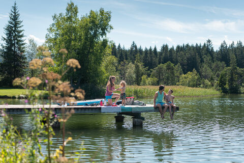 Familie am Steg beim See - Seefeld (4)