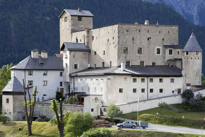Schloss Naudersberg