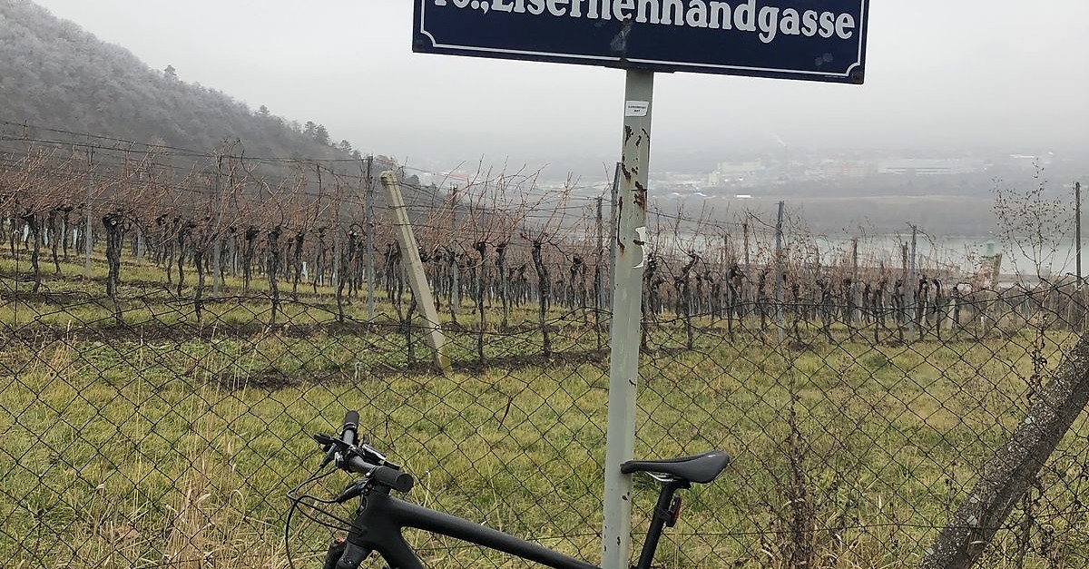 Eisernenhandgasse Kahlenbergdörfl BERGFEX Mountainbike Eisernenhandgasse Kahlenbergdörfl BERGFEX Mountainbike