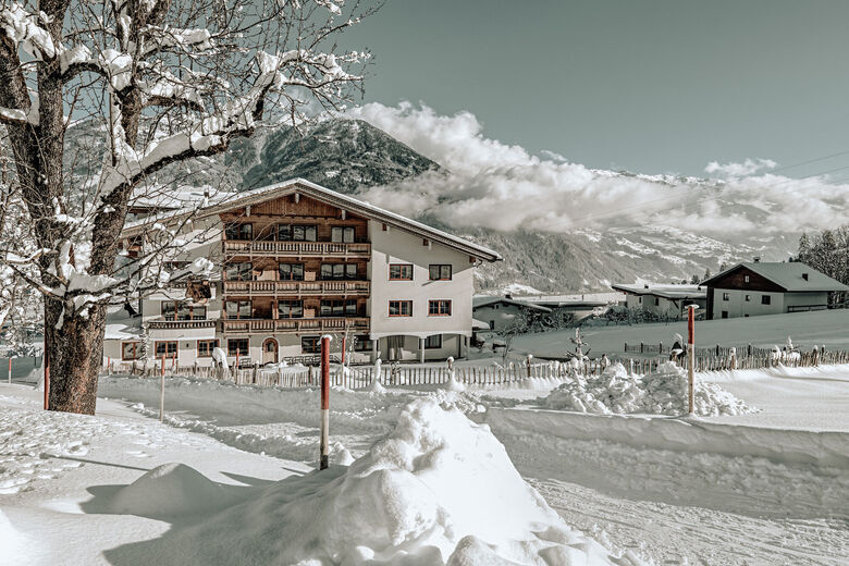 ASTER Boutique Hotel & Chalets
