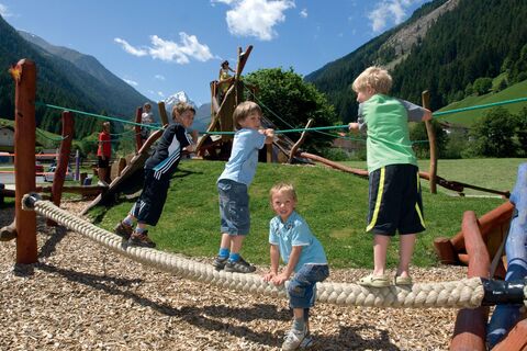 Spielplätze, Brot backen, Zauberer,.....Auch für unsere jungen Gäste ist was los in Kematen und Umgebung
