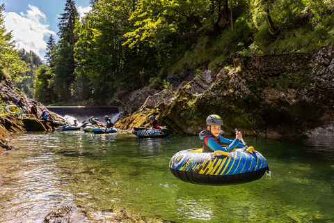 Tubing - Programmpunkt beim Jugendprogramm im Sommer