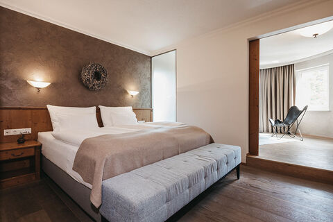 Turmzimmer- Sonnhof Alpendorf - josalzburg-salzburgerland-skiamade-snowspacesalzburg-alpendorf-oesterreich-wellnessurlaub-urlaubzuzweit-adultsonly