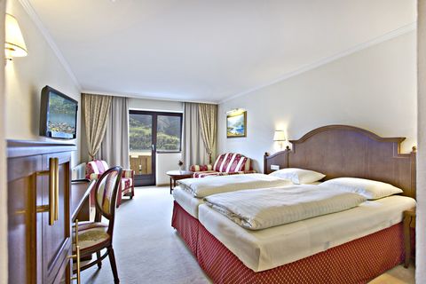 Junior Suite mit Balkon zum Ort und See