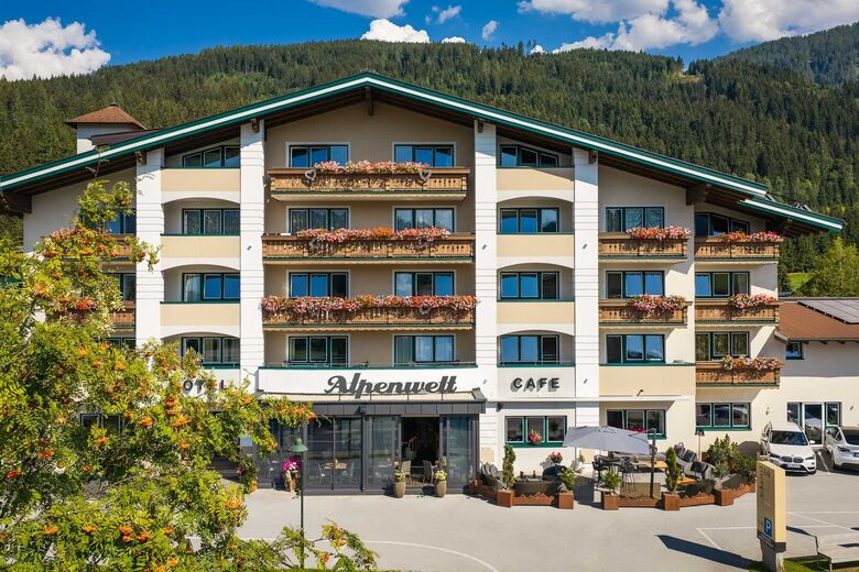 Hotel Alpenwelt