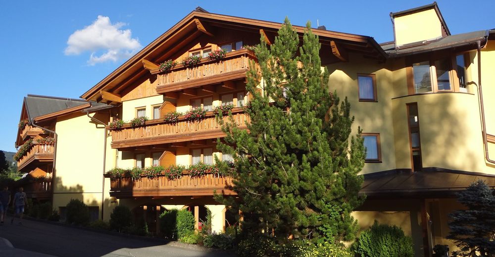 Brixen im Thale - SkiWelt: hotell - 6364 - Alpenhof Brixen - Skiomrde - - sterrike Single-room supplement EUR 16,00 per night (double-room for single-use). Alpenhof Brixen - BERGFEX: Skiferie sterrike