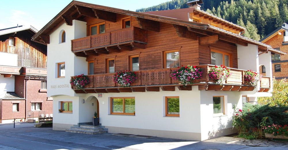 BERGFEX Haus Moostal Pension / Ferienwohnung St. Anton