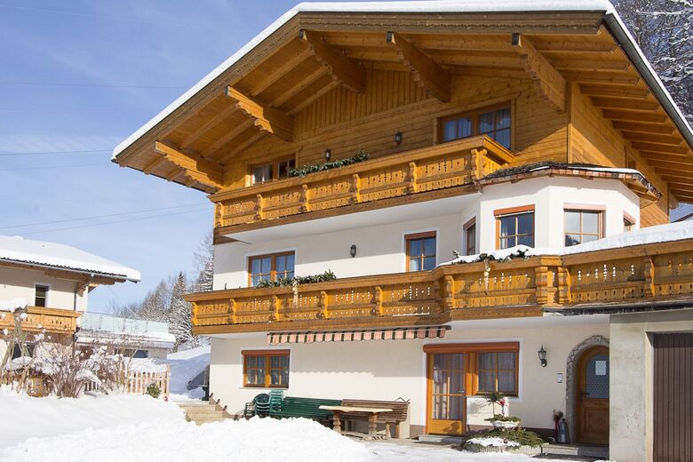 Ferienwohnungen und Privatzimmer Eisbauer