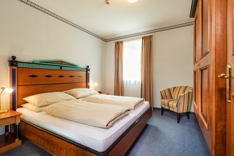 MONDI Hotel Bellevue Gastein Appartement Schlafzimmer