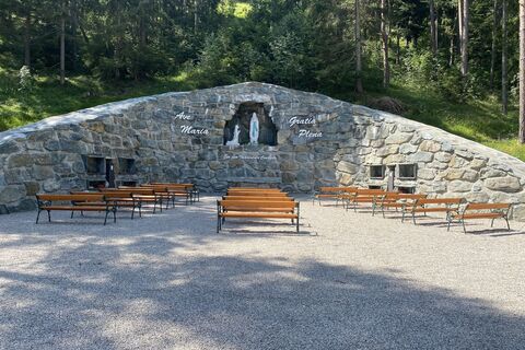 Lourdes Grotte Maria Schutz