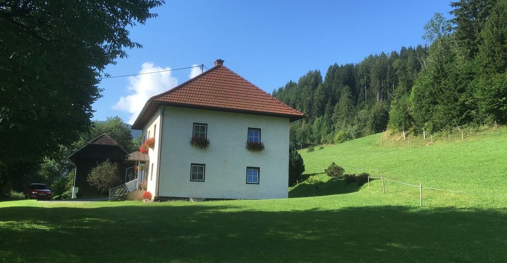 Von 1954 bis 1960 wirkte Frau Lugger in Metnitz. Spter wechselte sie nach Klagenfurt und Treffen und kehrte dann 1962 nach Metnitz zurck, Pastoralassistentin Regina Lugger im 86. Lebensjahr verstorben