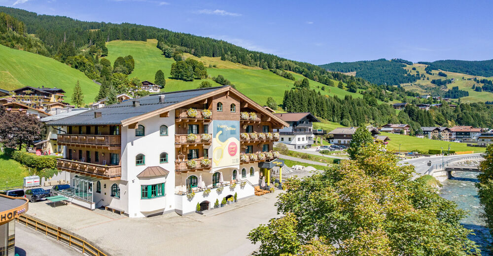 Boutique House happYellow: Hotel Saalbach Saalbach Hinterglemm -