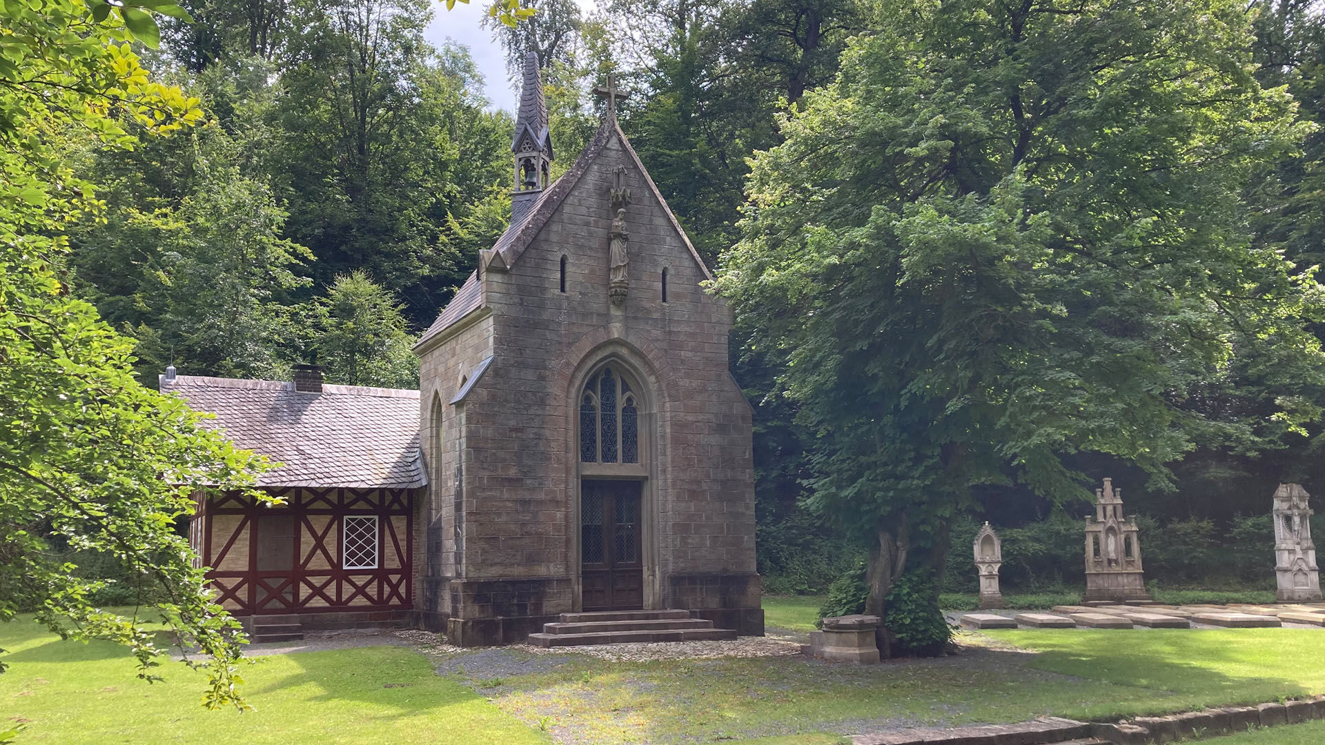 Meinolfuskapelle im Tal des Friedens | Büren