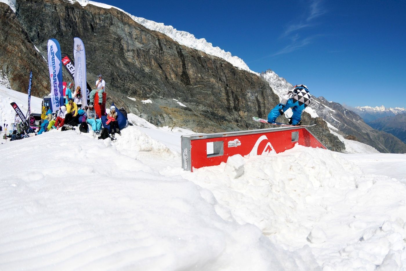 gallery-photos-snowpark-saas-fee-freestyle-park-bilder-snowpark-saas