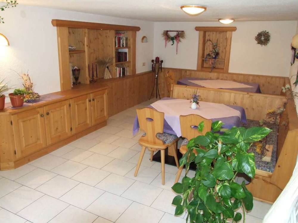 Haus Enzian: Pension / Ferienwohnung St. Leonhard Im Pitztal, Pitztaler ...