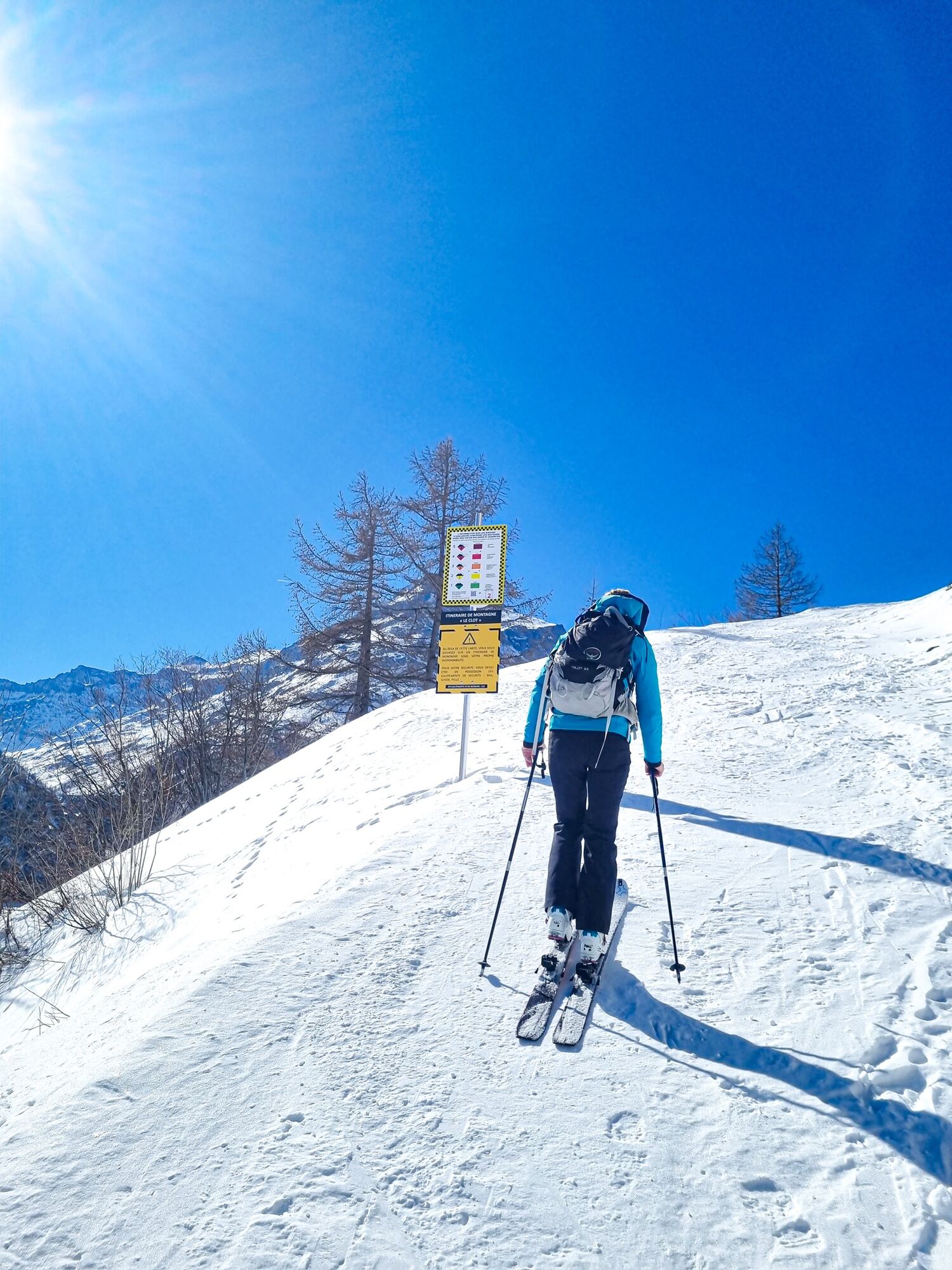 Empfehlungstafel für Skitouren auf der Route du Clot in Bessans