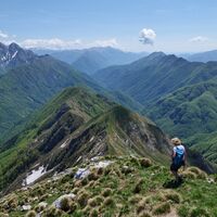 Wir steigen in Richtung des Aufstiegs ab; Blick ins UIčje-Tal Richtung Krn, rechts Stol und Matajur.