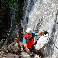 Im unteren Teil des Klettersteiges