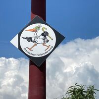 Wegweiser Storchenwanderweg Winden