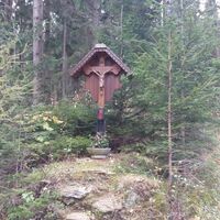 Almhausweg: Wegkreuz beim ehemaligen Hirschenwirt