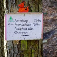 Wegeschild mit Tier