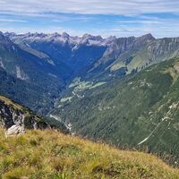 Blick vom Gipfel Richtung Bschlabs